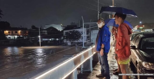 Marikina River Water Level Still At 2nd Alarm 5 000 Families Evacuate