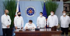 duterte-signs-emergency-subsidy-for-affected-areas-under-ecq