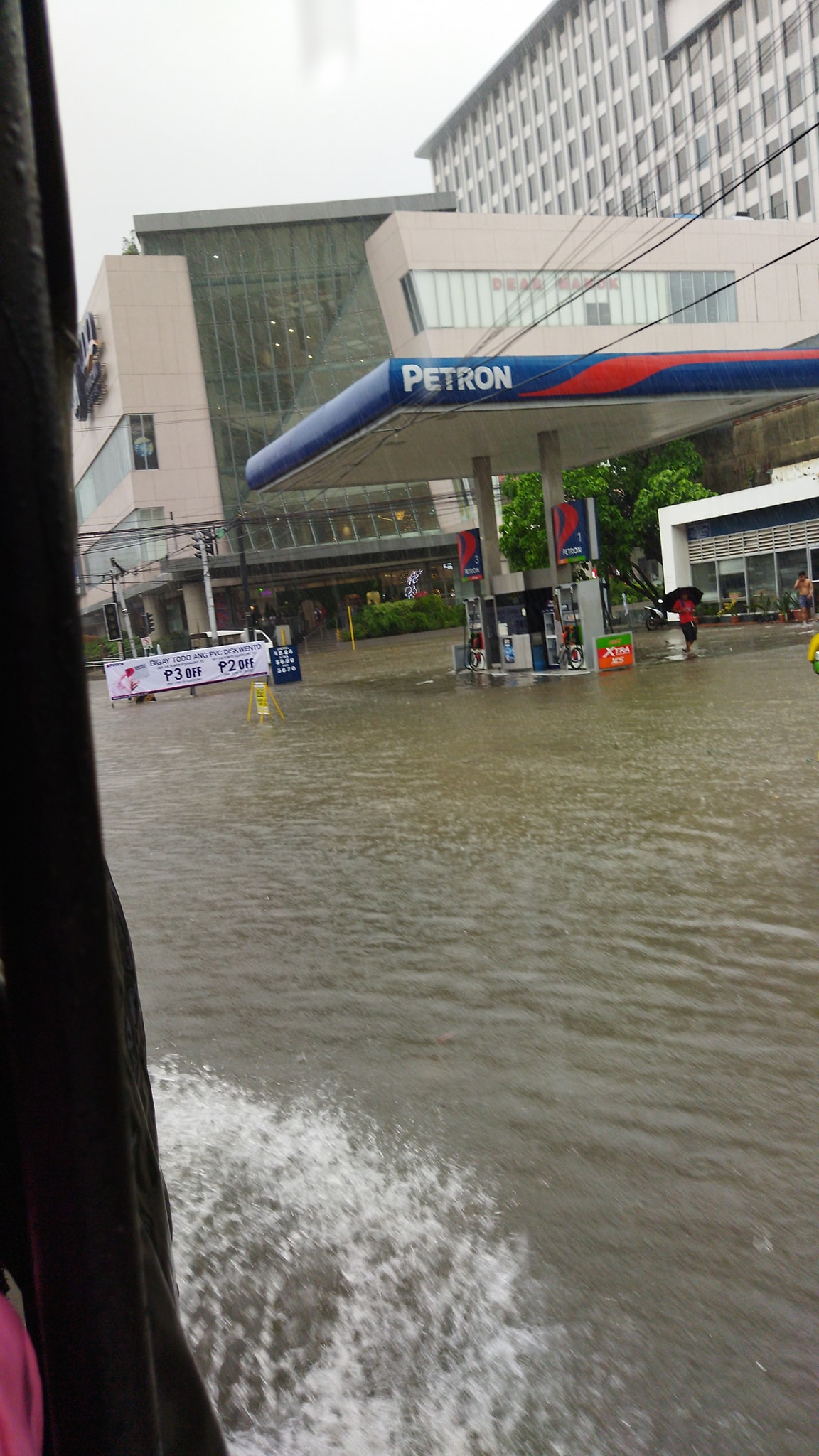 street-flooding-status-in-near-sm-downtown