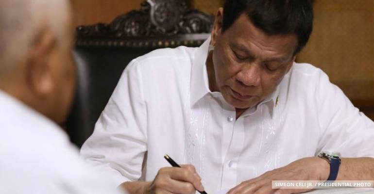Duterte signs law granting night differential pay for gov’t workers