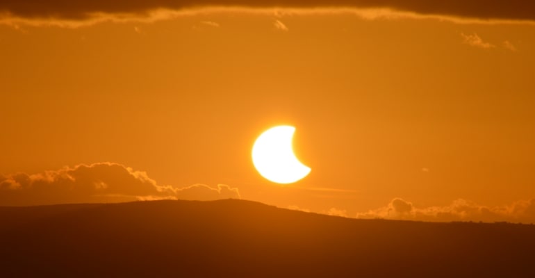 april 20 2023 hybrid solar eclipse in the philippines