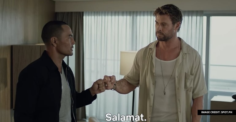 derek ramsay in a promotional video with chris hemsworth for extraction 2