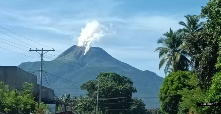Mt. Bulusan continues to show signs of eruption