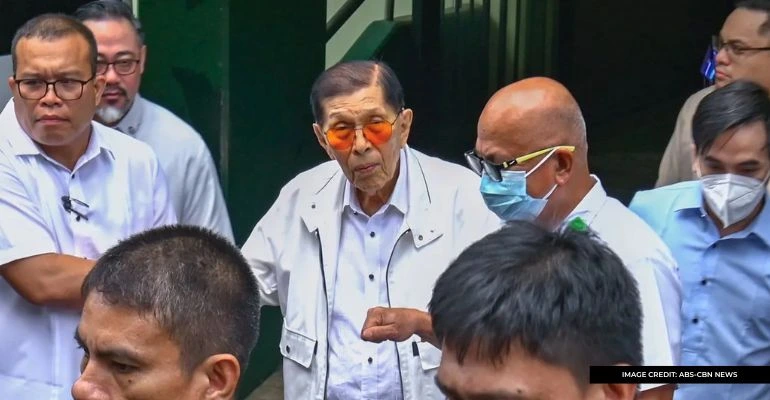 sandiganbayan clears juan ponce enrile in plunder case