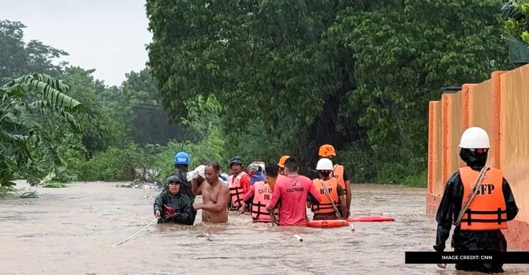 typhoon julian causes 2 deaths and 8 injuries (2)