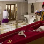st-peters-basilica-remains-open-overnight-for-pope-francis-wake